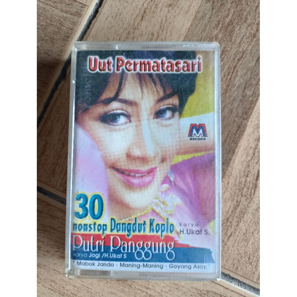 kaset pita UUT PERMATASARI "30 nonstop dangdut koplo" putri pangging"