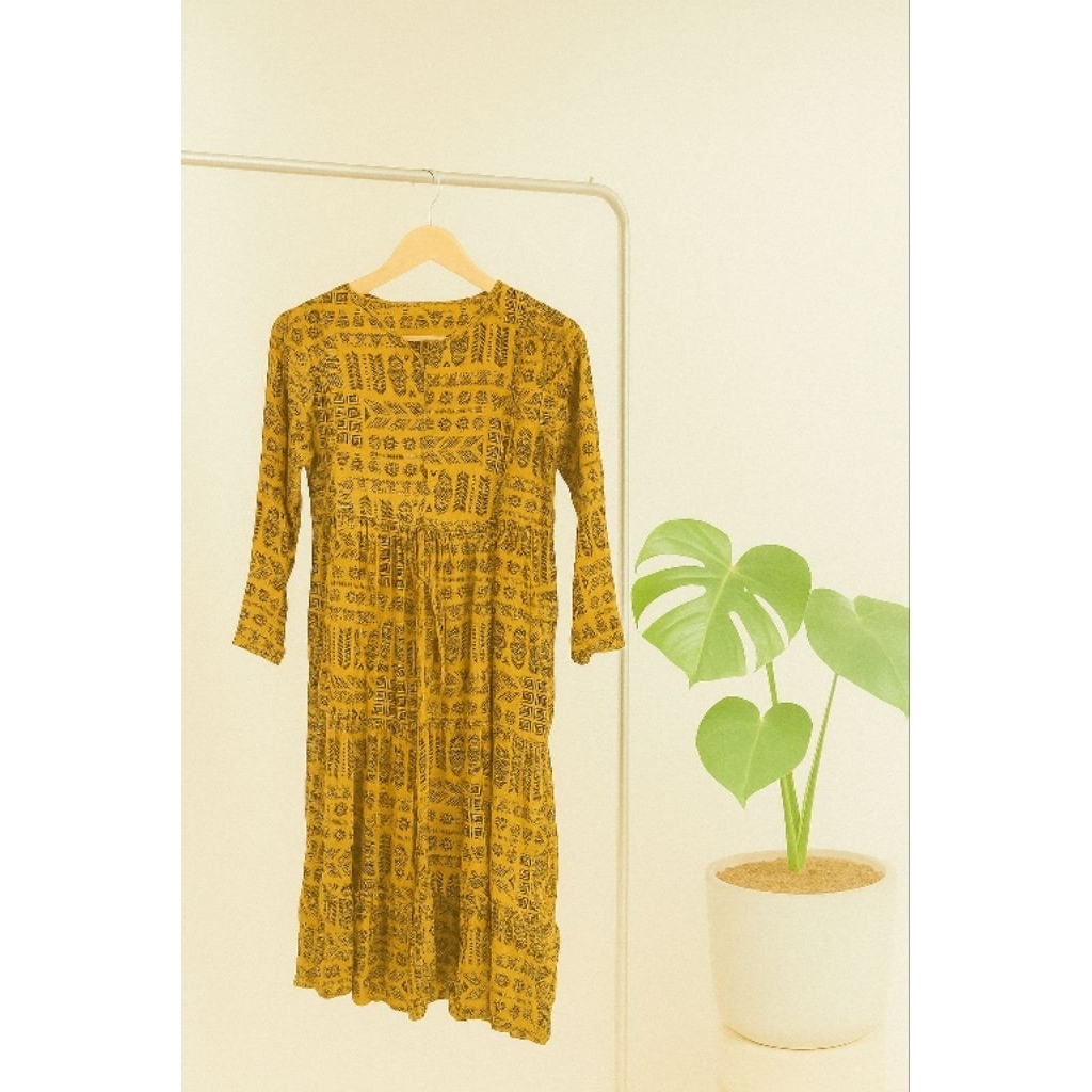 preloved Story gamis wanita bahan rayon warna kuning kunyit