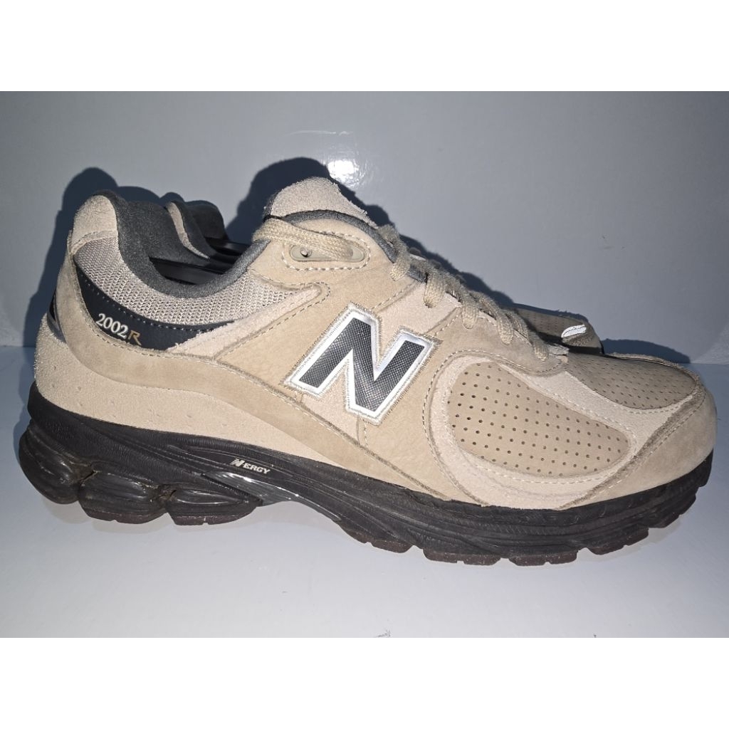 NB 2002R 'Driftwood Black' size 45 M2002REG Original/Authentic Guarantee