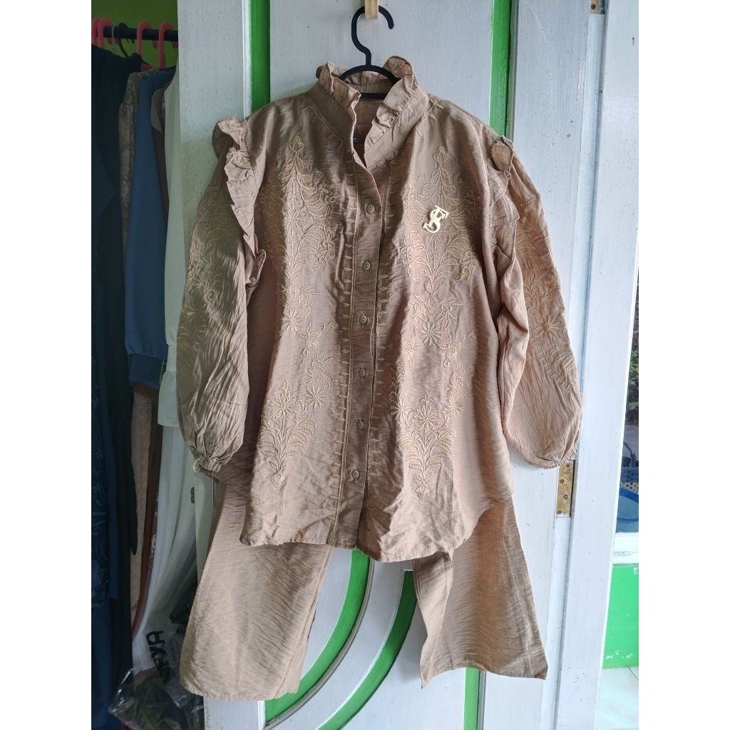 klara one set wanita cantik