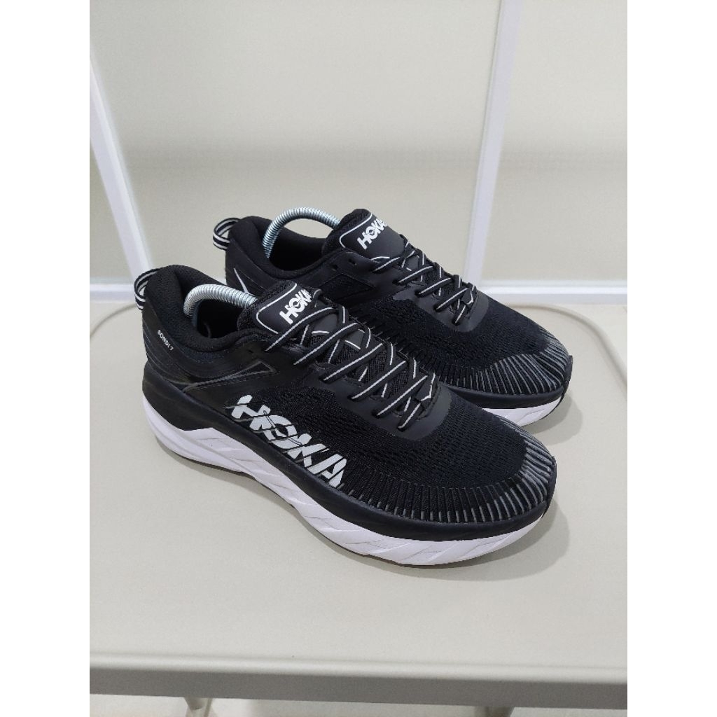Sepatu Lari Running - Hoka One One Bondi 7 size 42