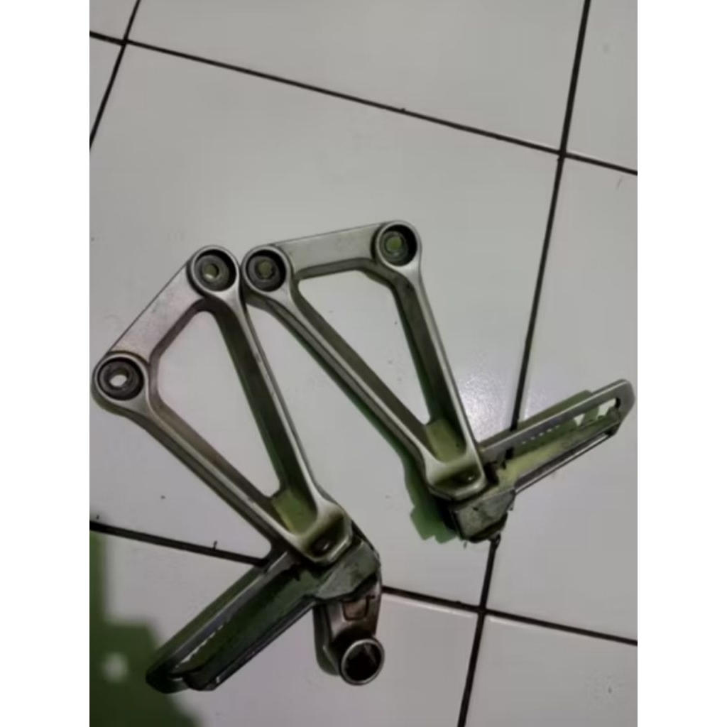 footstep step bancek an belakang CBR k45 original copotan