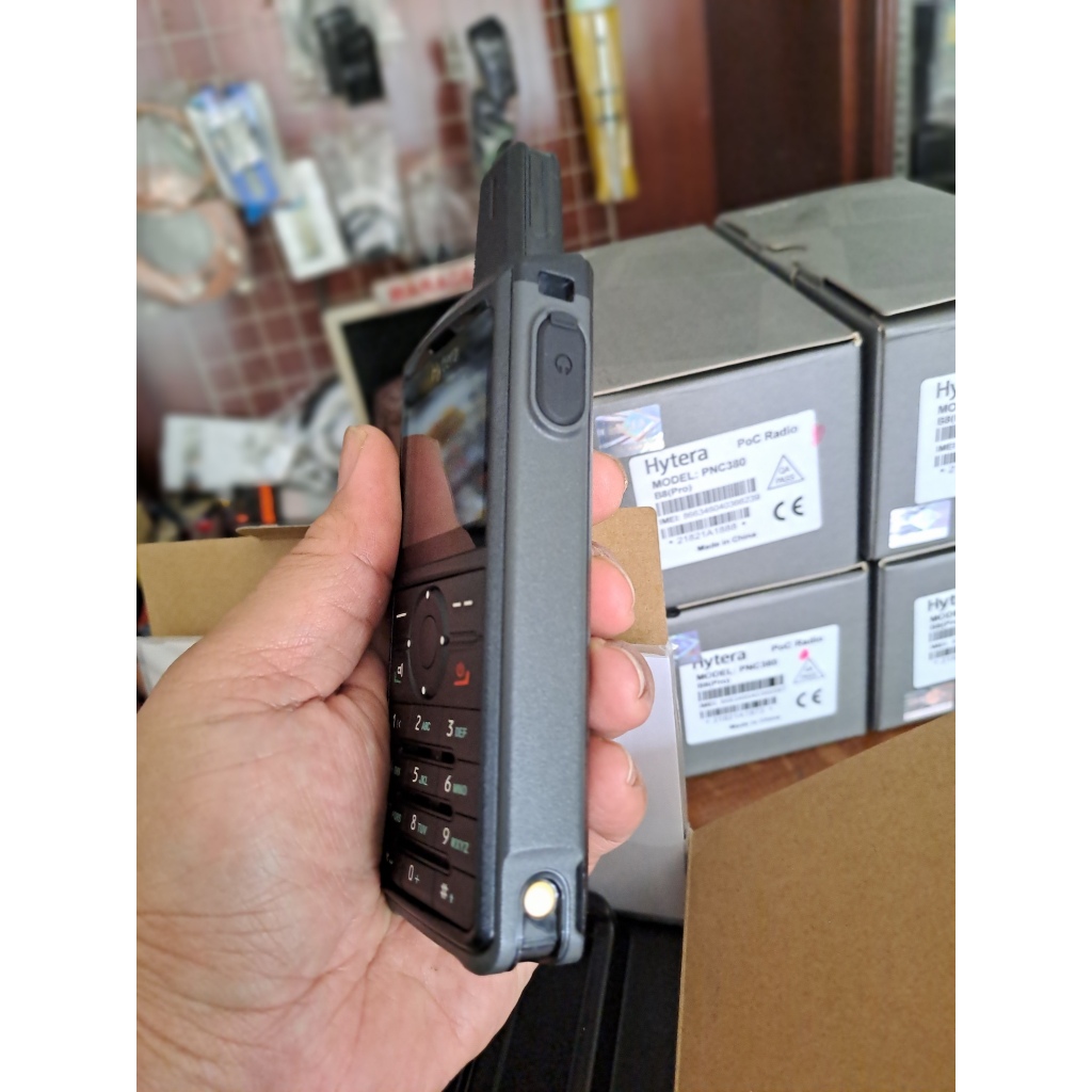 HT POC HYTERA PNC 380 KONDISI SEMPURNA HYTERA PNC380 SECOND RADIO ANTAR BENUA KONDISI 99 PERSEN DIJA