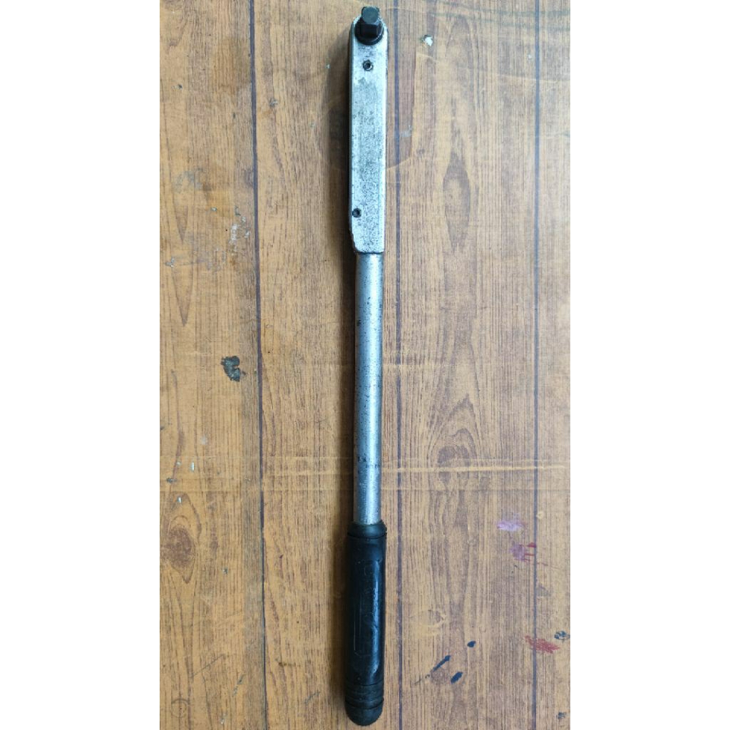 torque wrench/kunci torsi/kunci moment britool