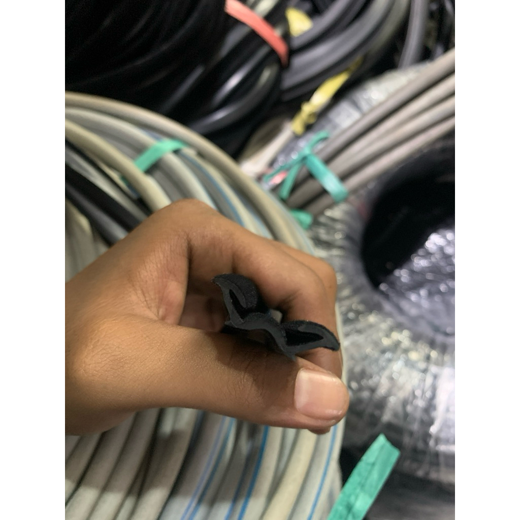 Karet Channel Naik Turun Kaca Avanza Lama