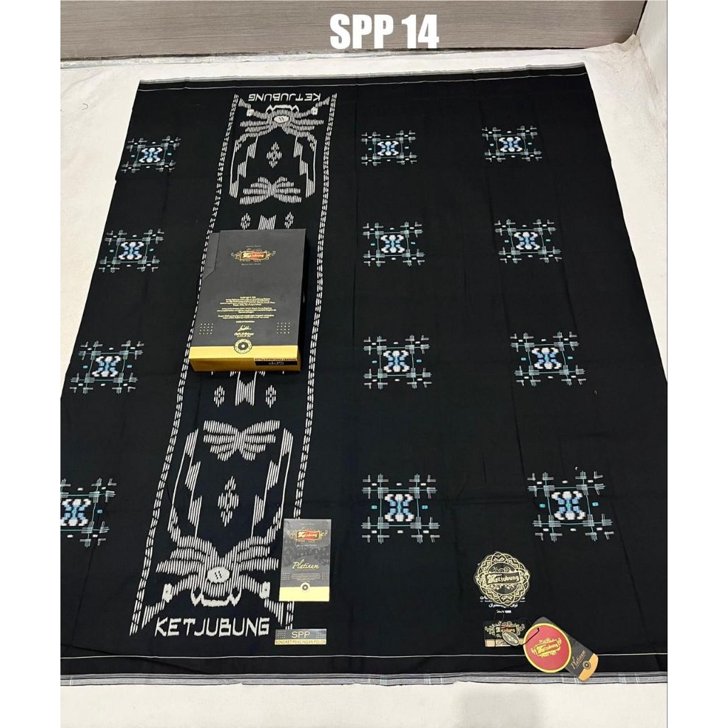 Sarung Ketjubung Platinum Gold