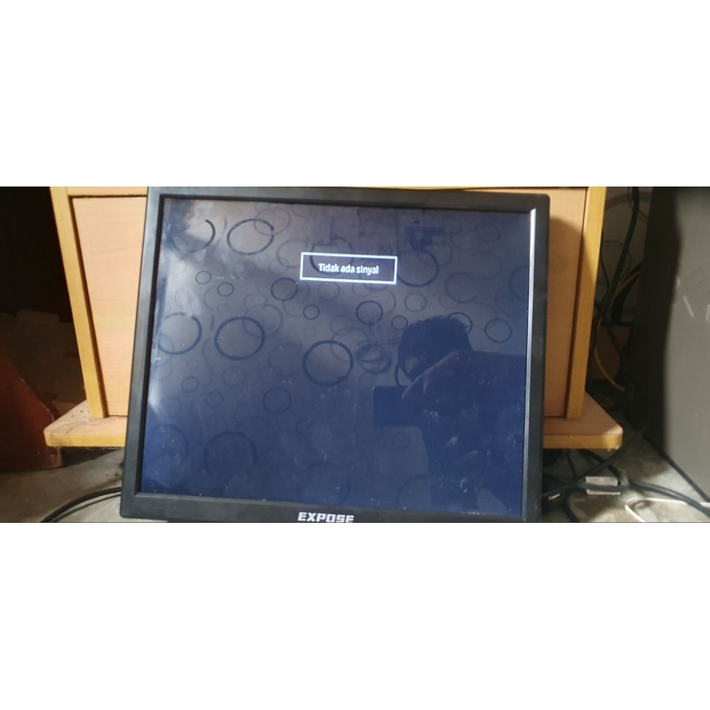 monitor/tv merek expose bekas