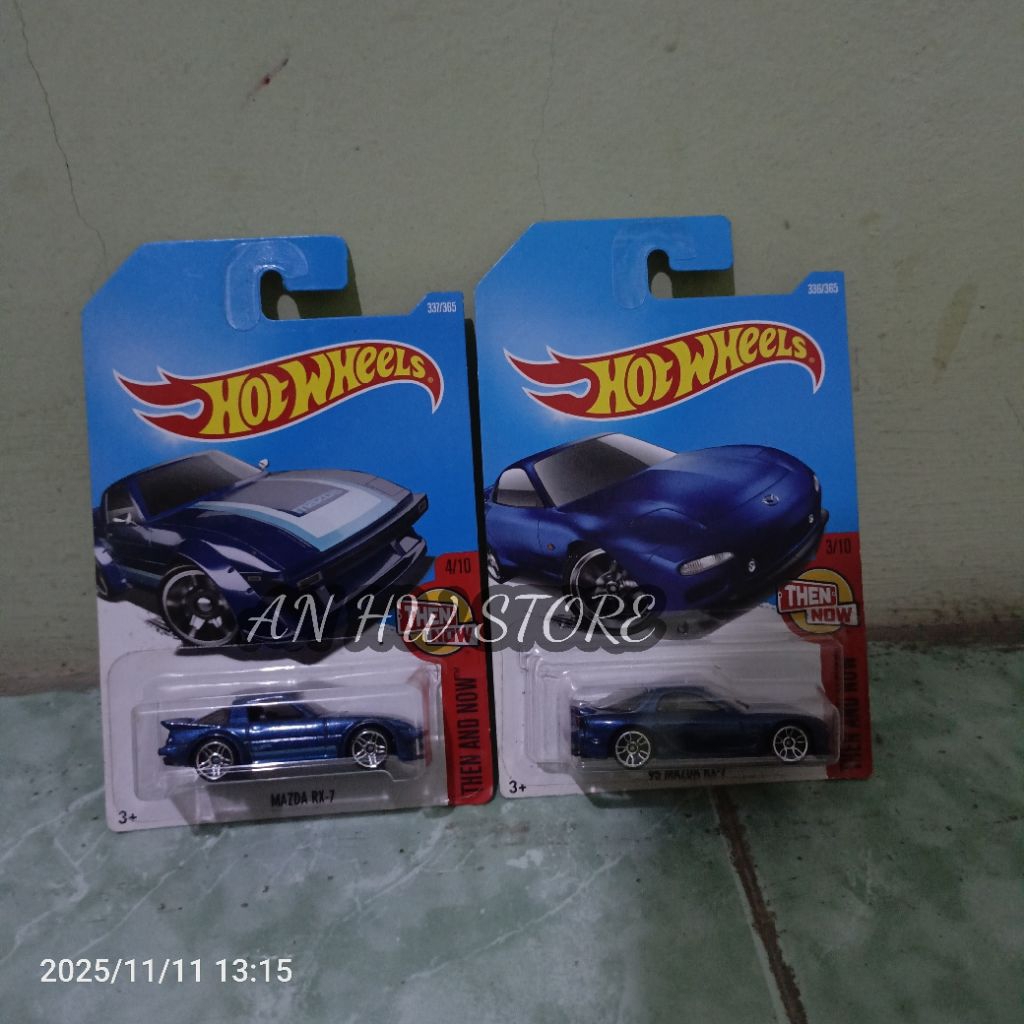 Hot Wheels Paketan Then & Now Mazda RX-7 dan 95 Mazda RX-7 (2017)