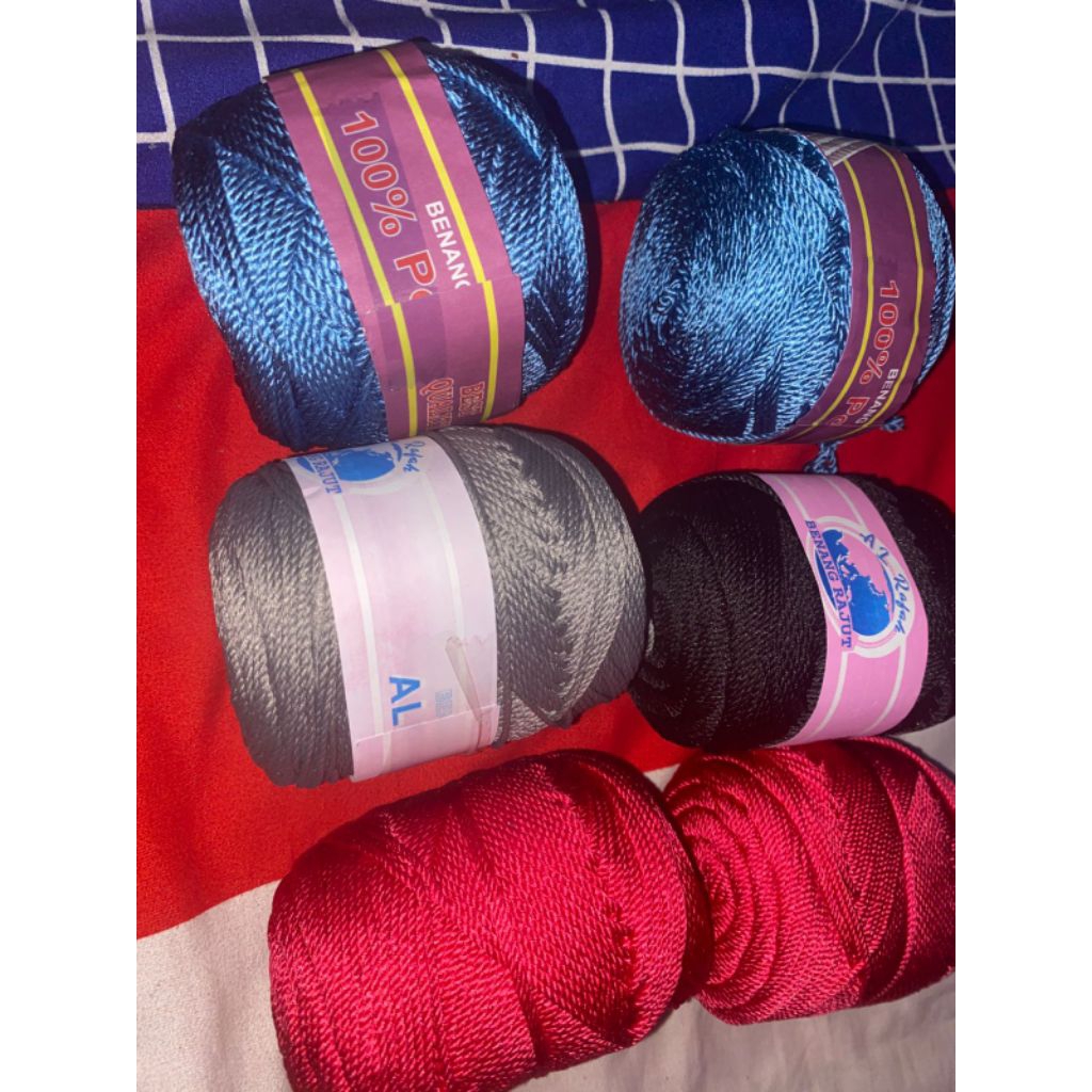 BENANG RAJUT POLY KILAP