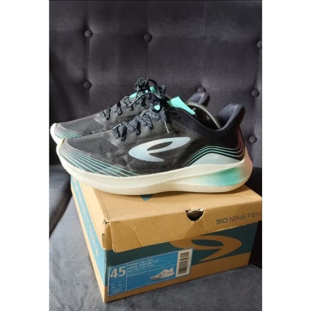 sepatu lari running 910 haze vision 1.0 second size 45