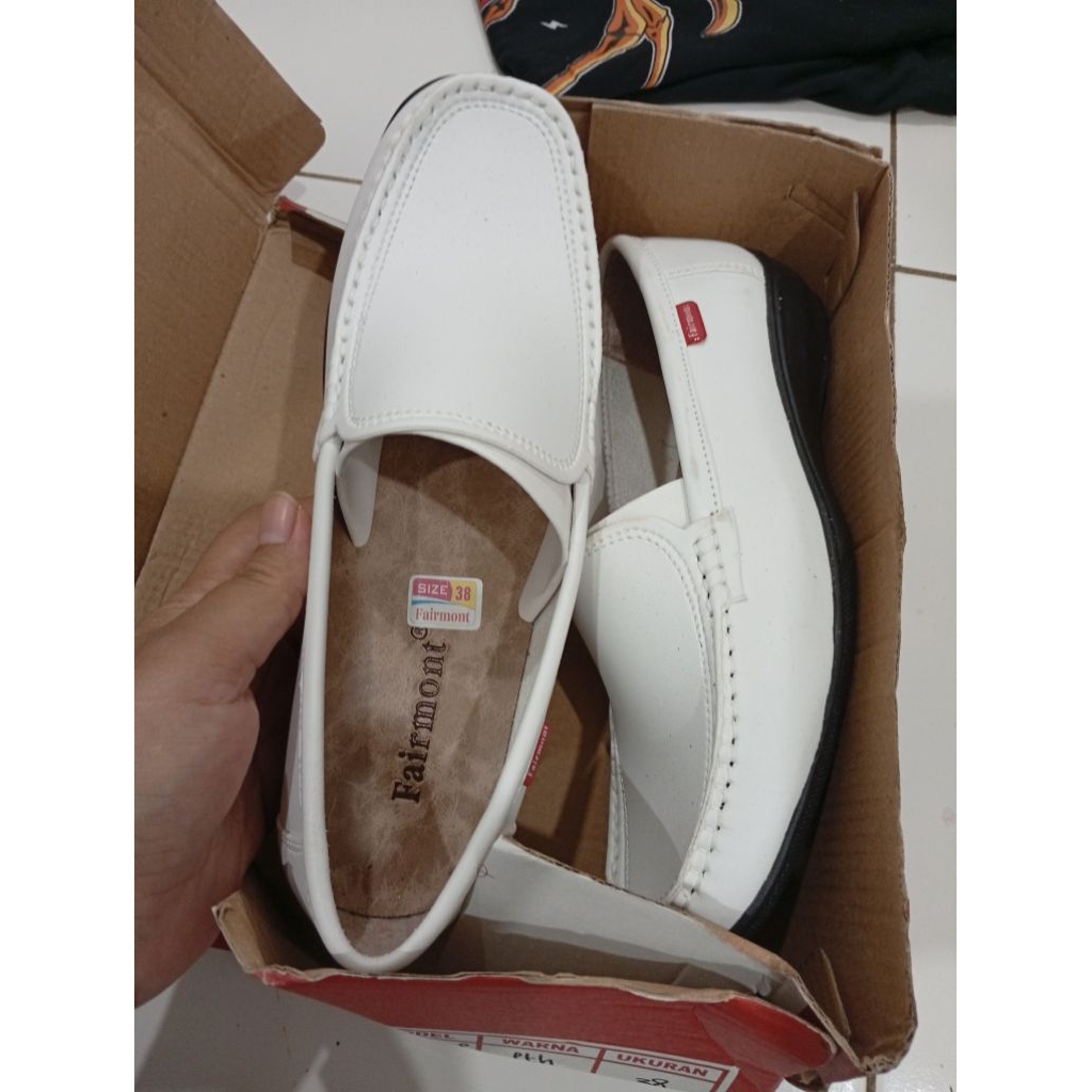 sepatu fantofel wanita, sepatu dinas putih, sepatu paskib, sepatu formal wanita