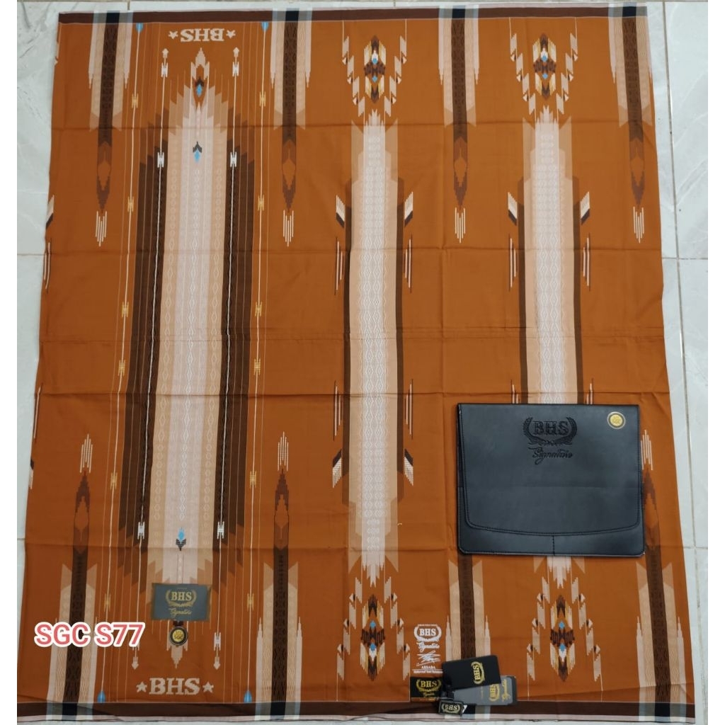 Sarung BHS Gold Signature SGC