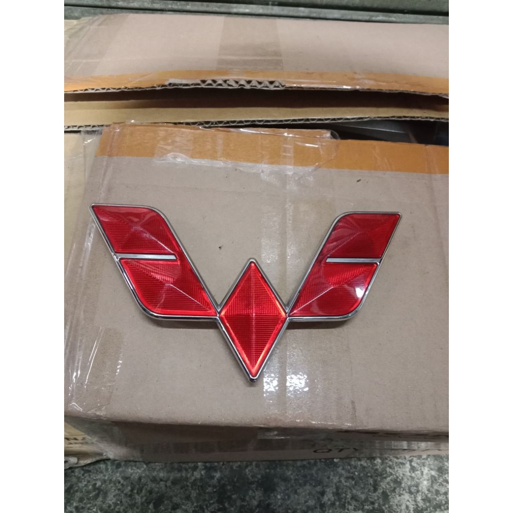 emblem logo depan wuling