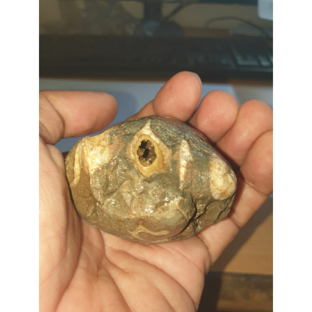 Batu bolong crystal natural