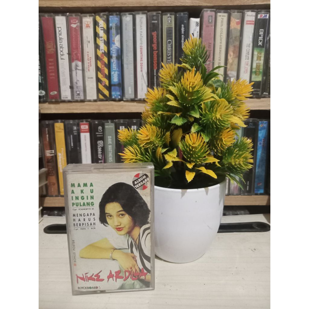 KASET NIKE ARDILLA MAMA AKU INGIN PULANG ORIGINAL