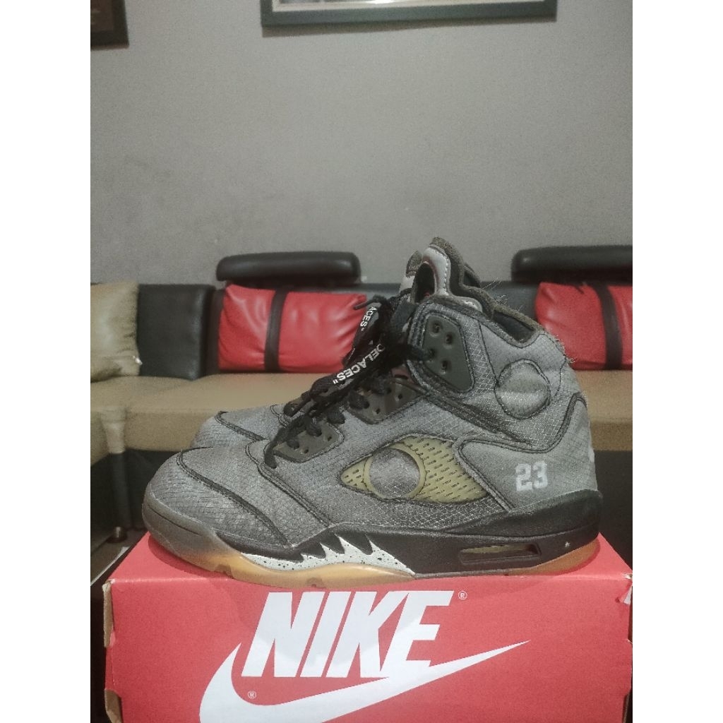 Air Jordan Retro 5 X Off White Muslin Size 44 insole 28