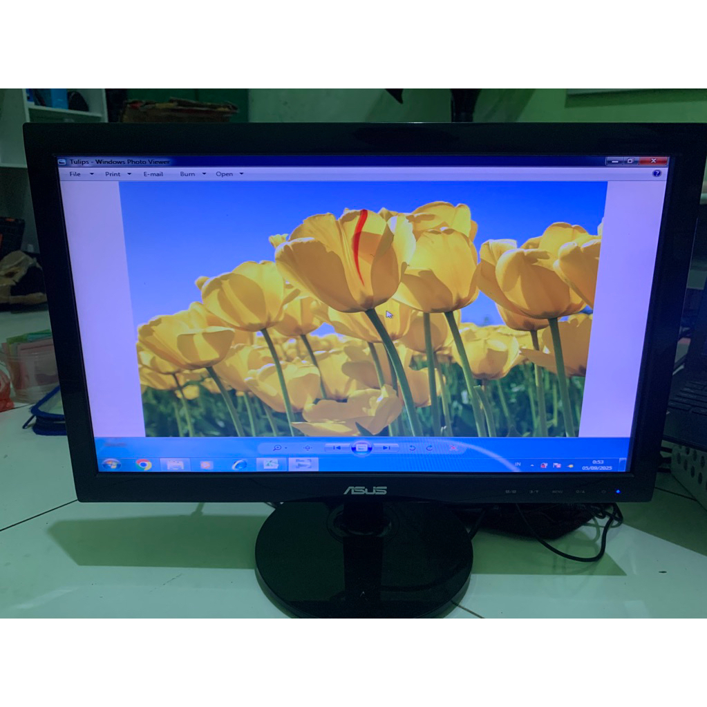 Monitor bekas Asus 19 inch dan Acer 16 inch