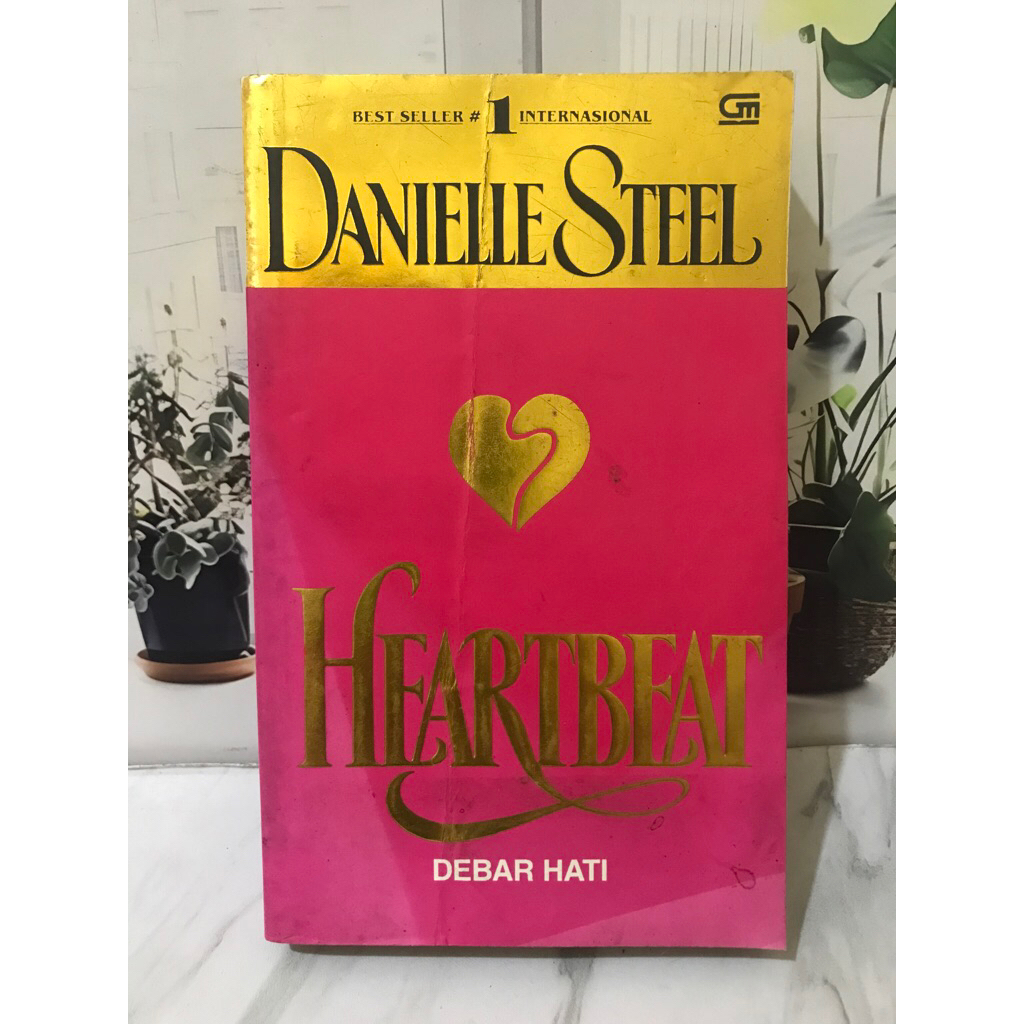 NOVEL DANIELLE STEEL - HEARTBEAT