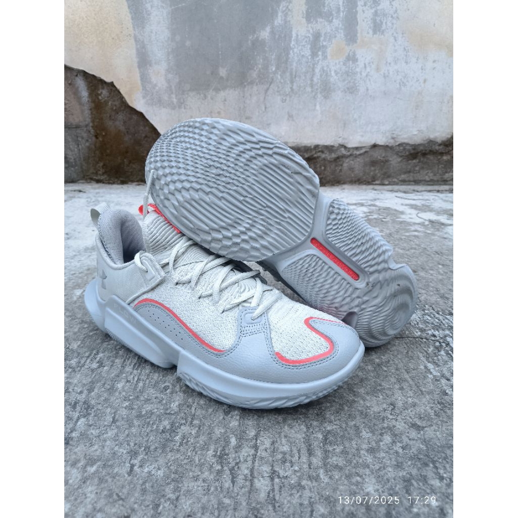 Sepatu Basket Under Armour Flow Futr X 3
