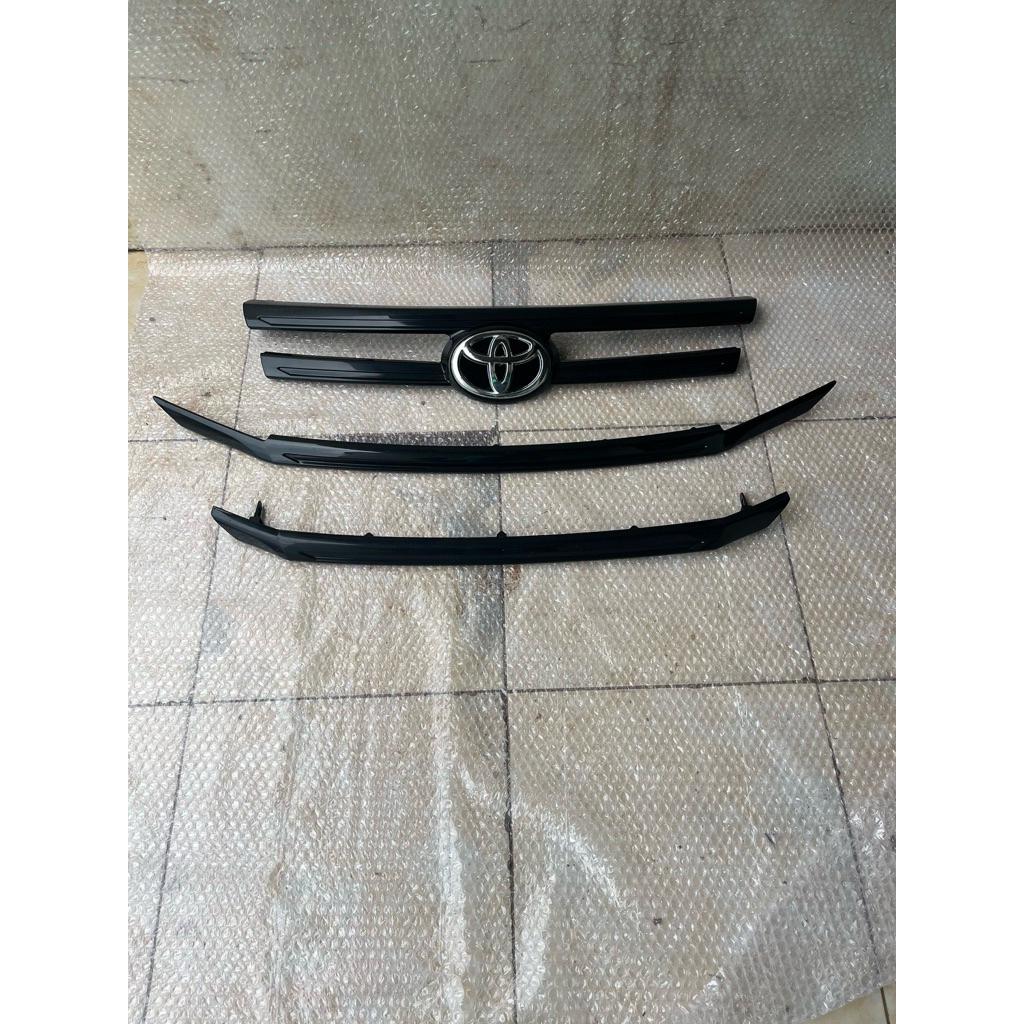 COVER GRILL LIST GRILL TOYOTA RUSH TERIOS2018-2022 ORIGINAL