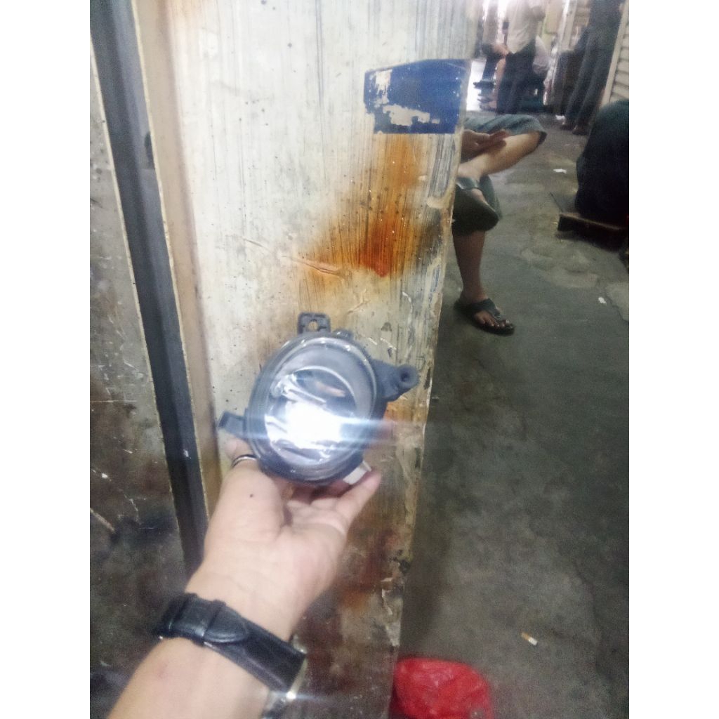 foglamp/lampu kabut audi A6.RH.kanan (89074266) ready