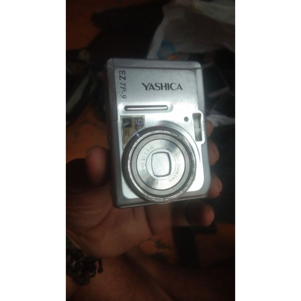 Yashica EZ TP9 hasil foto gelap