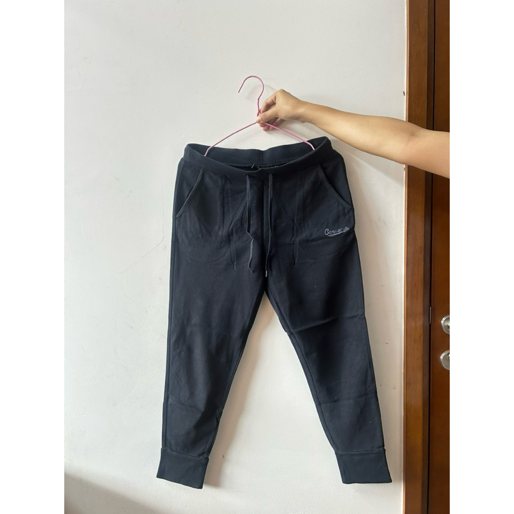 Celana Training Converse