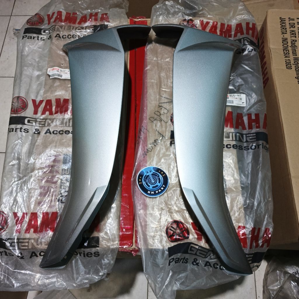 Sayap Luar Vega R New Silver Original 4D7-F8311-00-P2 4D7-F8312-00-P2