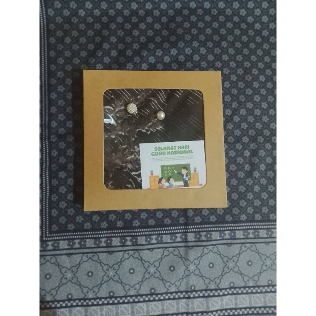 Hampers hijab hari guru