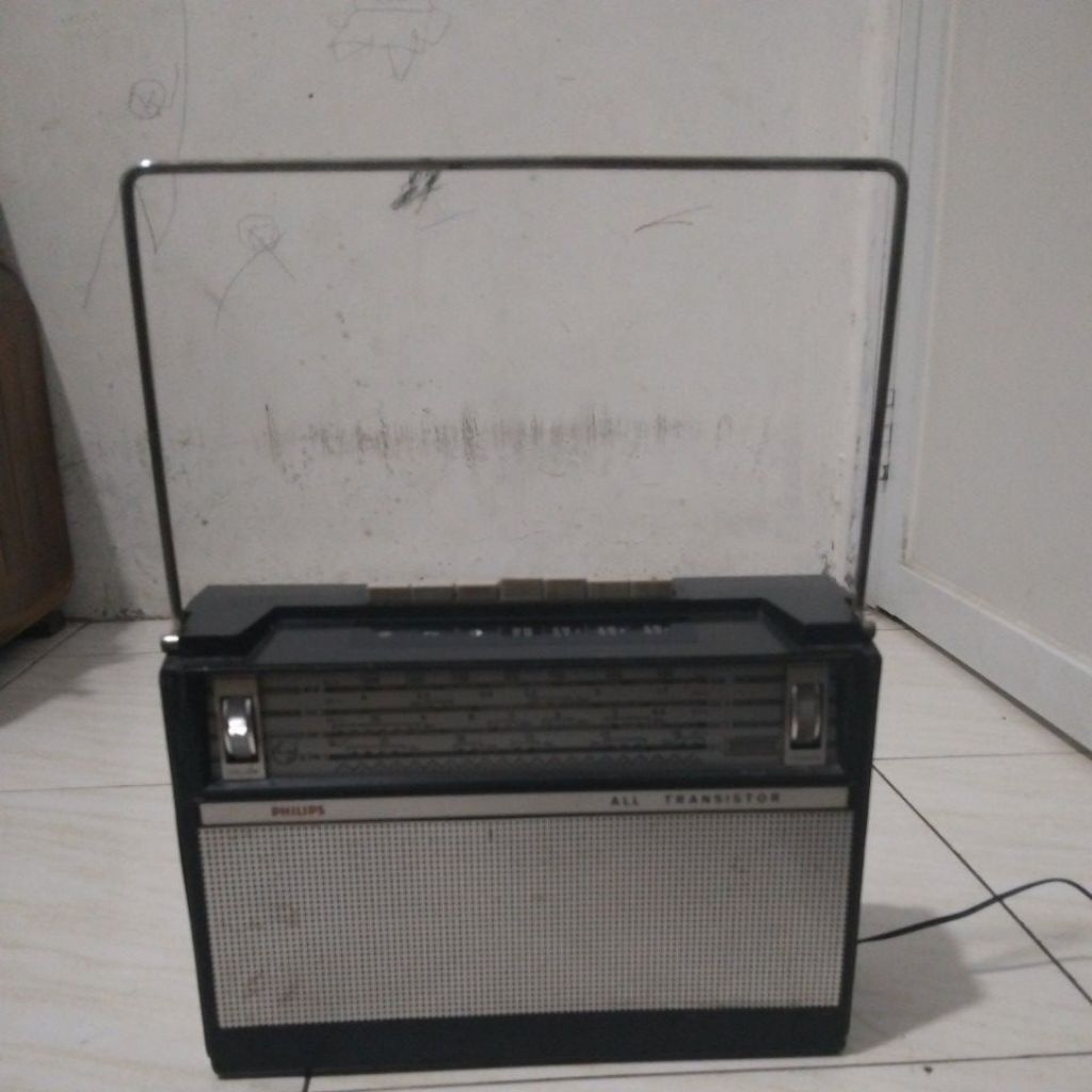 RADIO TRANSISTOR ANTIK PHILIPS