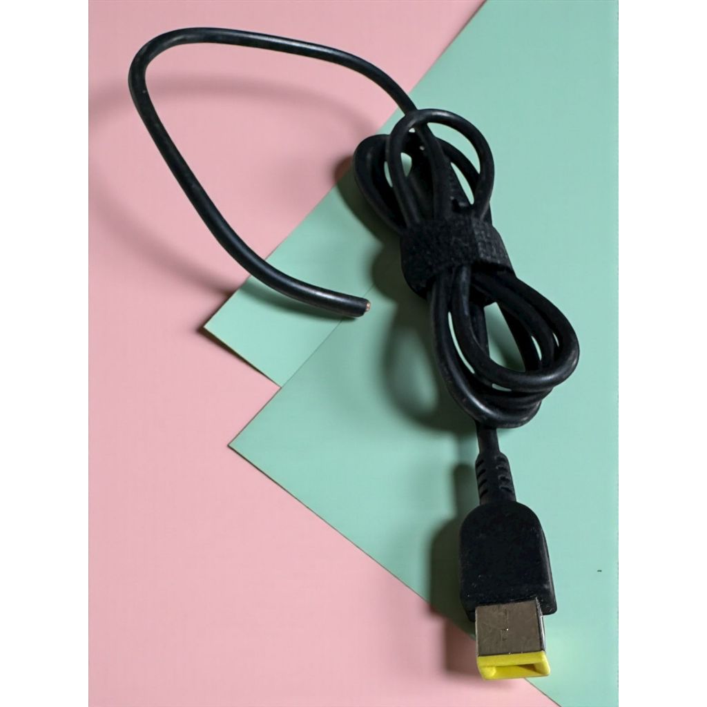 KABEL CAS LAPTOP UNIVERSAL BUNTUNG LENOVO Jack Adaptor Laptop USB KUNING All Type IdeaPad Panjang 1,