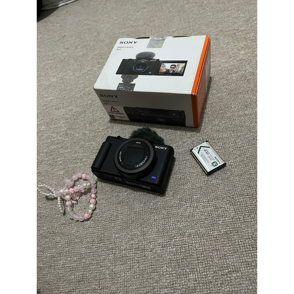 Jual Sony zv 1 second like new