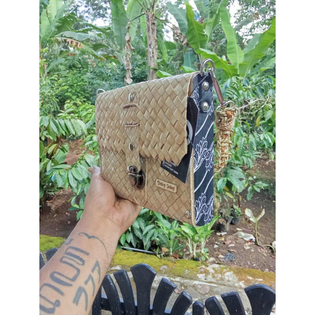 tas selempang,tas anyaman pandan