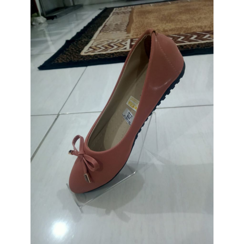 sandal dan sepatu wanita