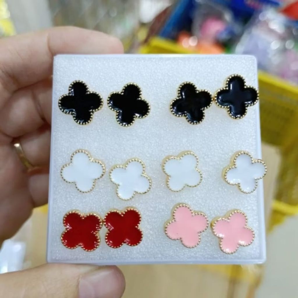ANTING KLOPER HITAM MOTIF BUNGA KOTAK HITAM