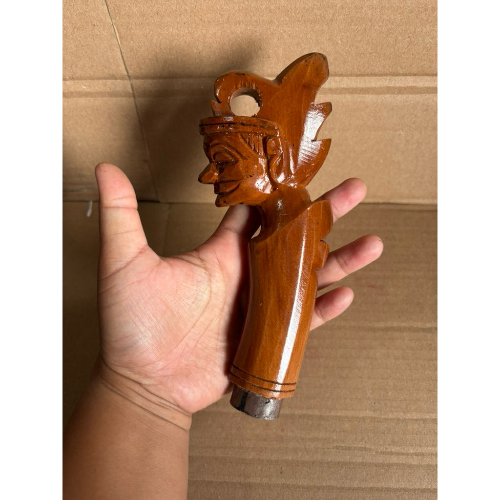 Gagang golok wayang gatot kaca kuning