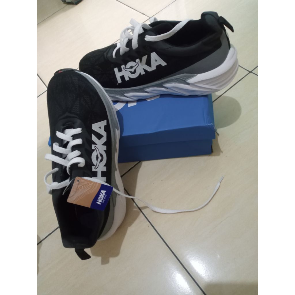 sepatu running Hoka size 42