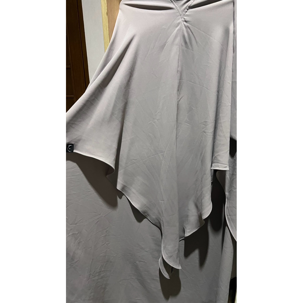 PRELOVED ALJENNA FUSE LONG KHIMAR VINTAGE KHAKI MAZEN