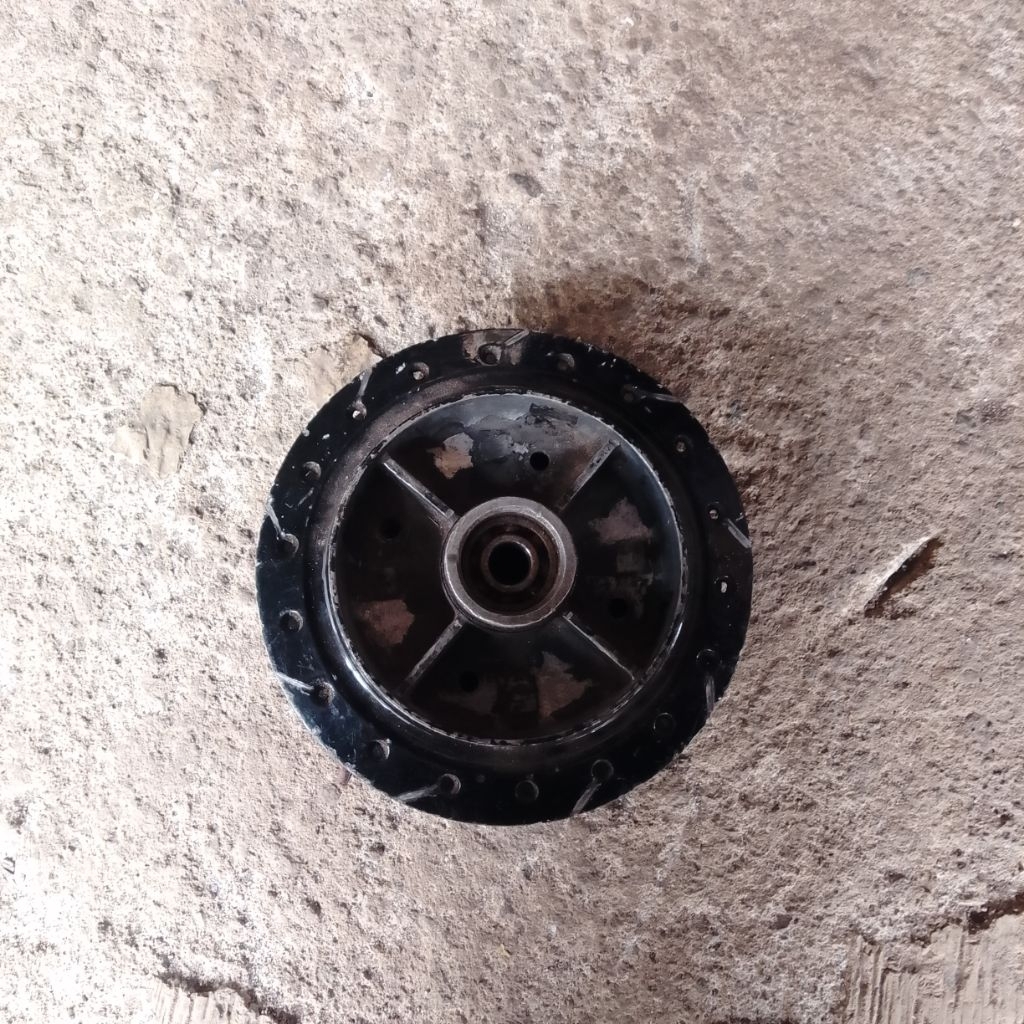 Tromol velg belakang Yamaha RX-KING original bekas copotan second