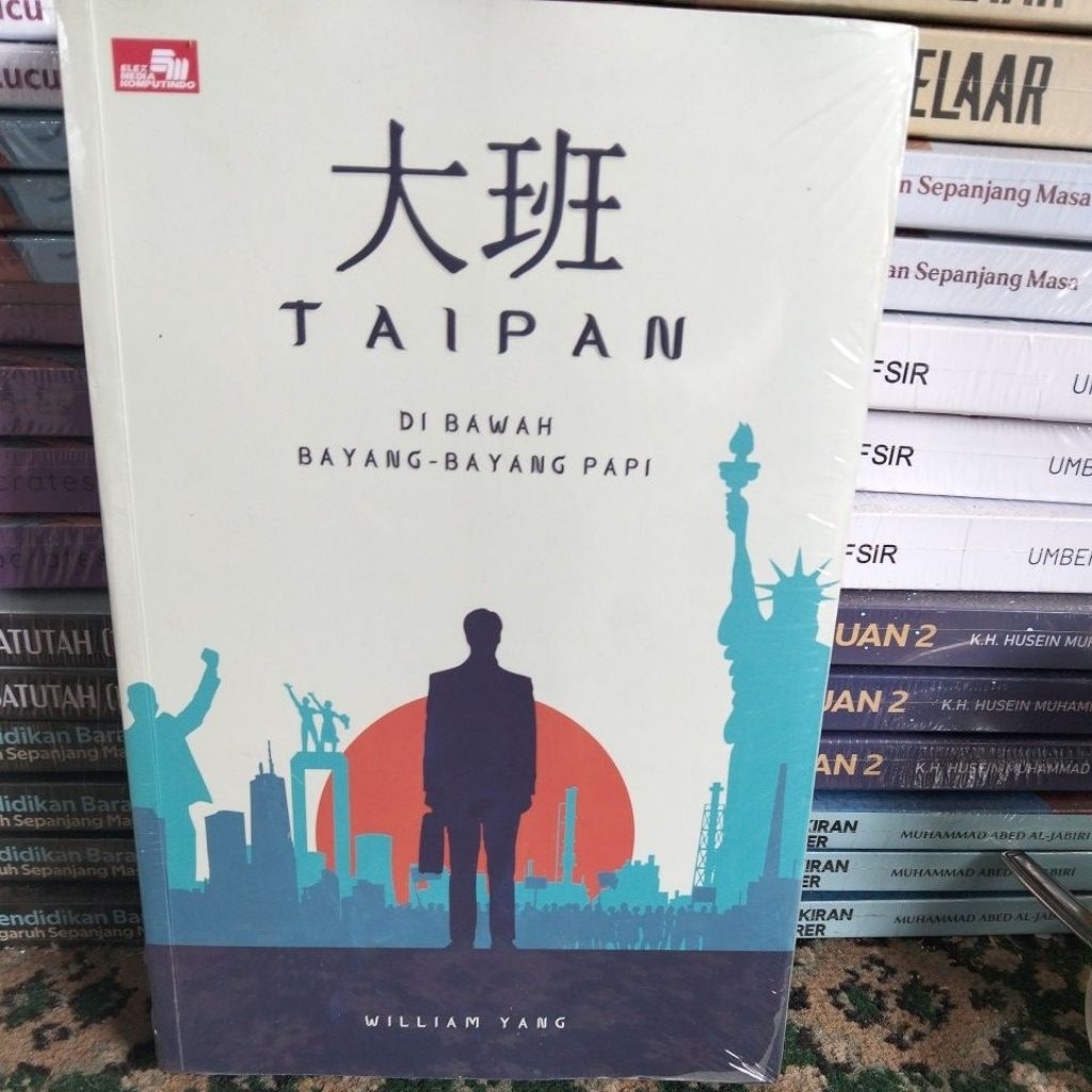 TAIPAN DI BAWAH BAYANG-BAYANG PAPI