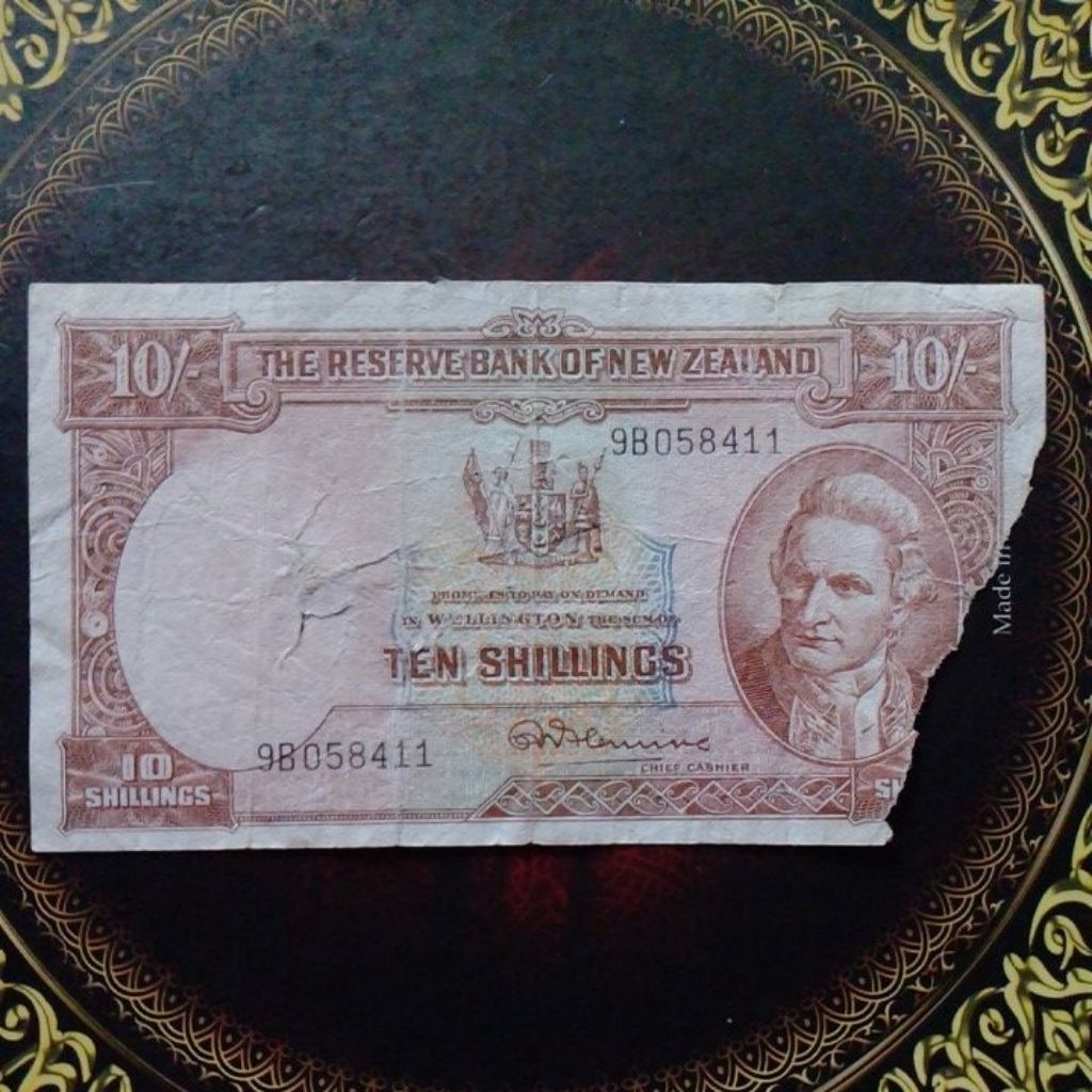 Uang New Zealand 10 shilling 1940 apa adanya