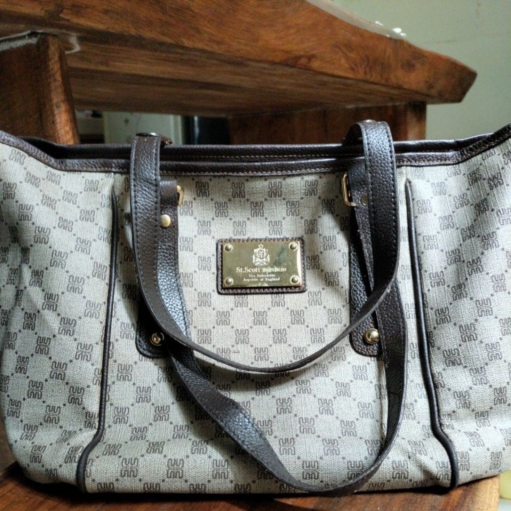 Tote St. Scott London masih seperti baru