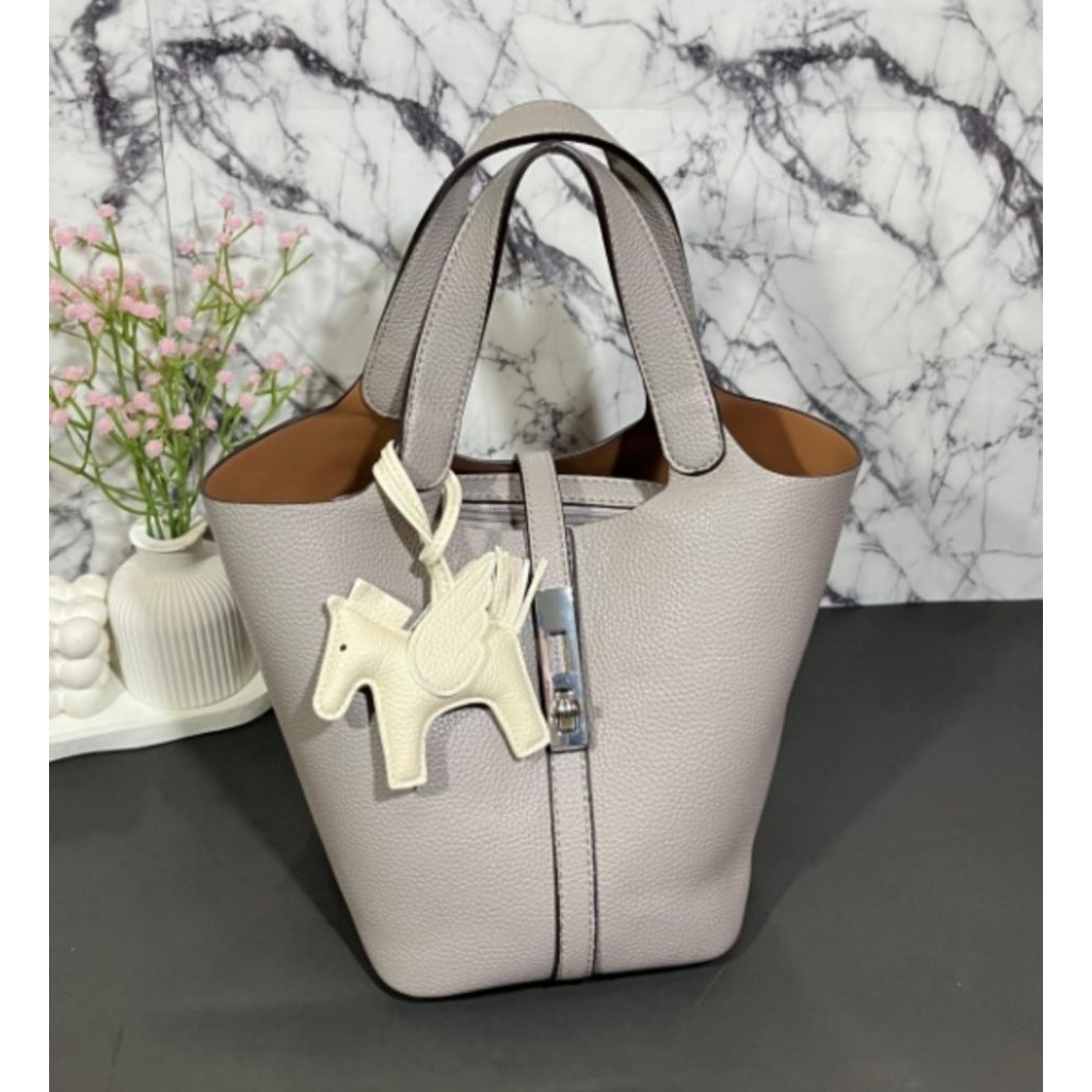 Tas Bucket Caitina Bag