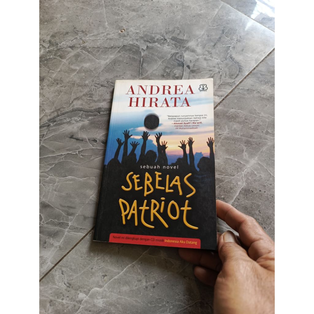 Sebuah novel SEBELAS PATRIOT-ANDREA HIRATA-D2