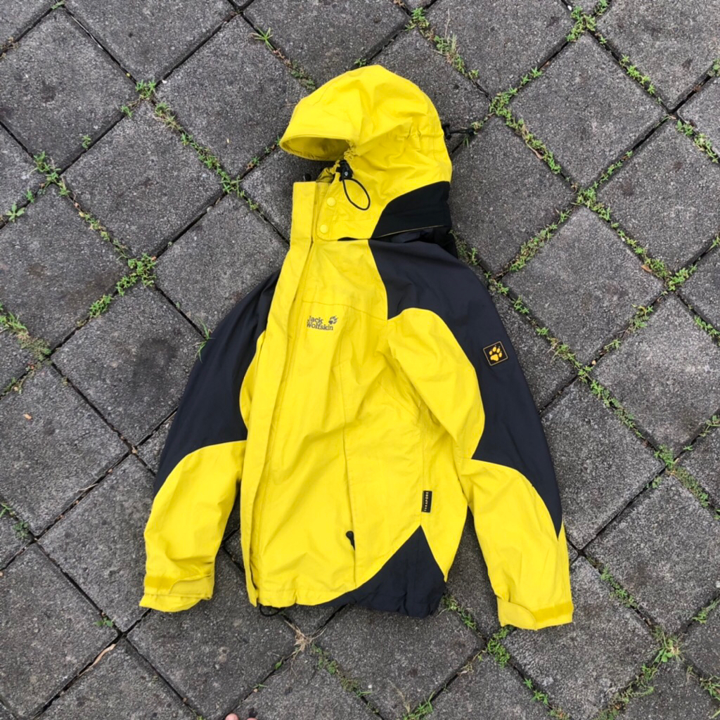 outdoor JWS gorpcore waterproof preloved not arcteryx