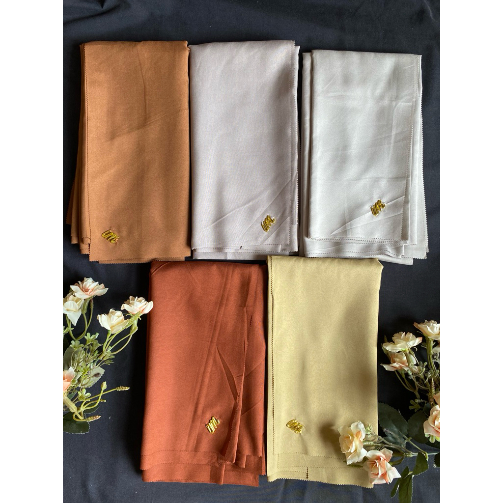 Jilbab Segi Empat Umama polos