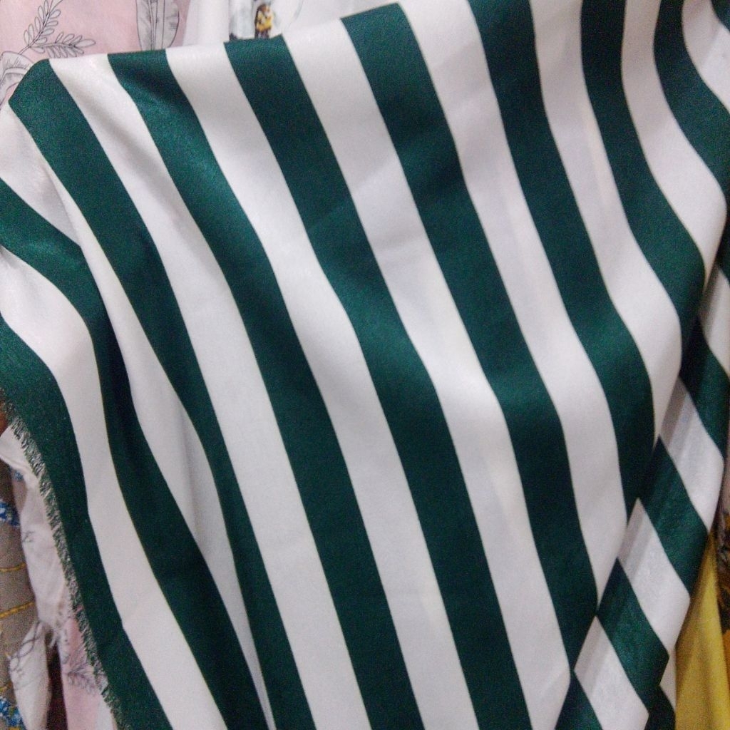 Kain Satin Maxmara Motif Salur Garis Putih Hijau Emerald - Bahan Lux Premium Meteran Kyt