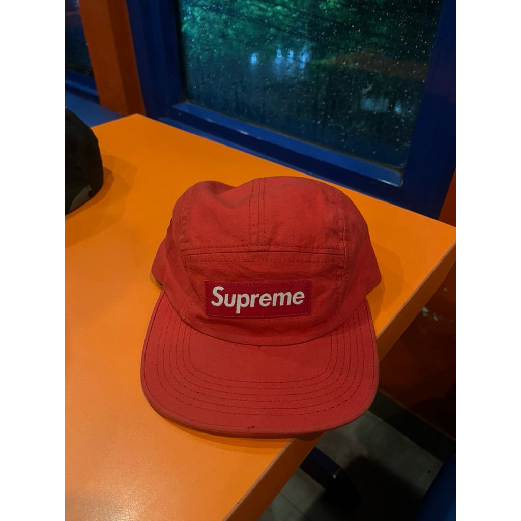 SUPREME FIVE PANEL RED