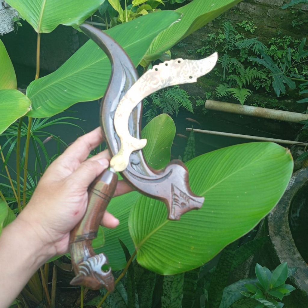 Sovenir Kujang Kuningan Besar 20 cm Kayu Rasamala