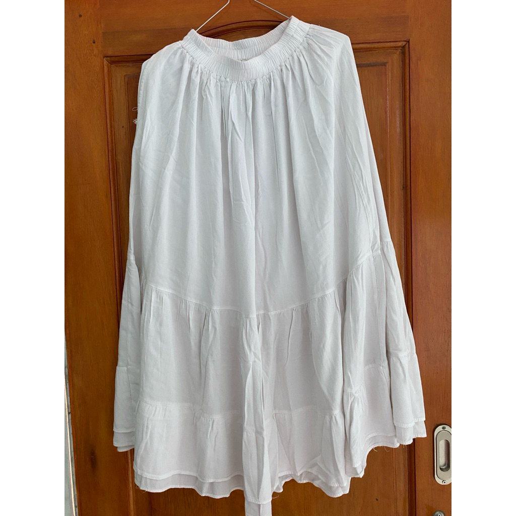 preloved rok putih tulang